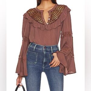 Jen's Pirate Booty • NWT Peony Rio Earth Brown Bell Sleeve Blouse Top Size Small